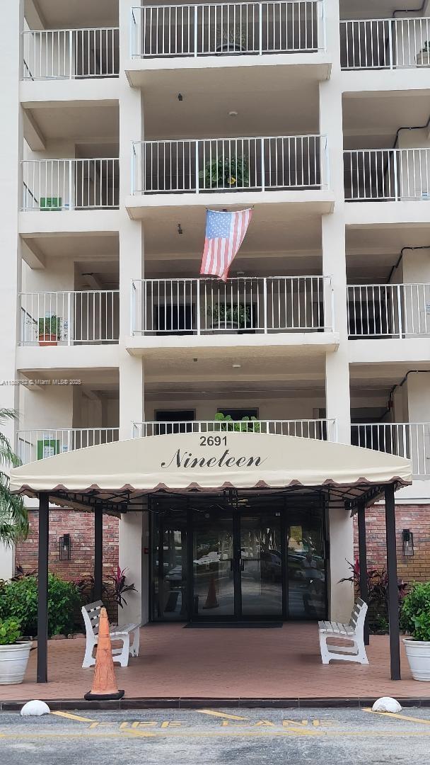 NO 19 PALM-AIRE COUNTRY C - Residential Lease
