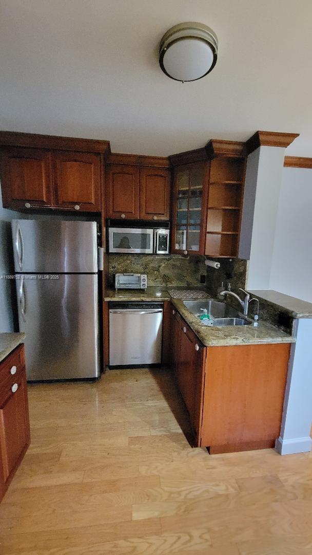 NO 19 PALM-AIRE COUNTRY C - Residential Lease