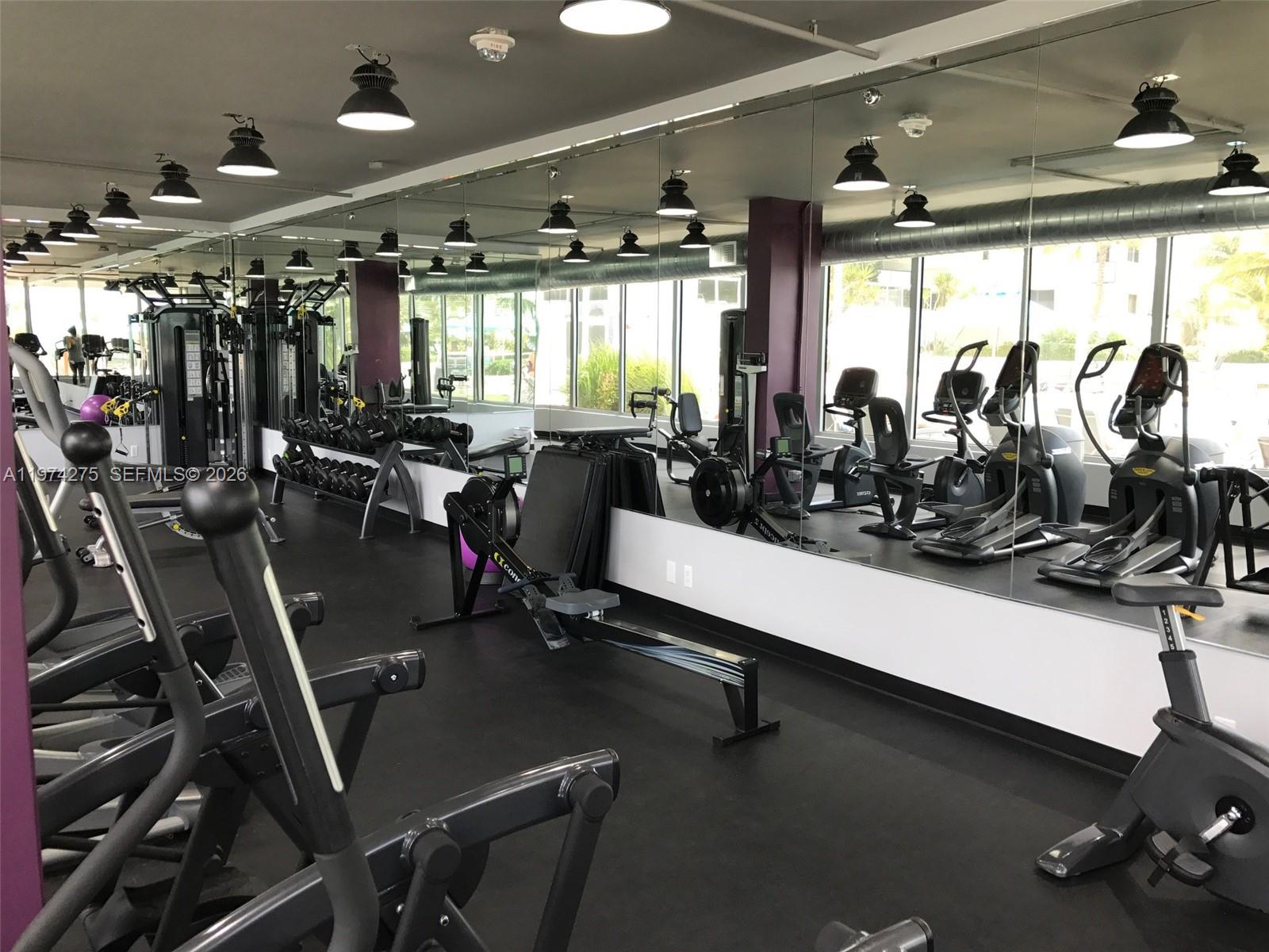 THE DECOPLAGE CONDO - Residential