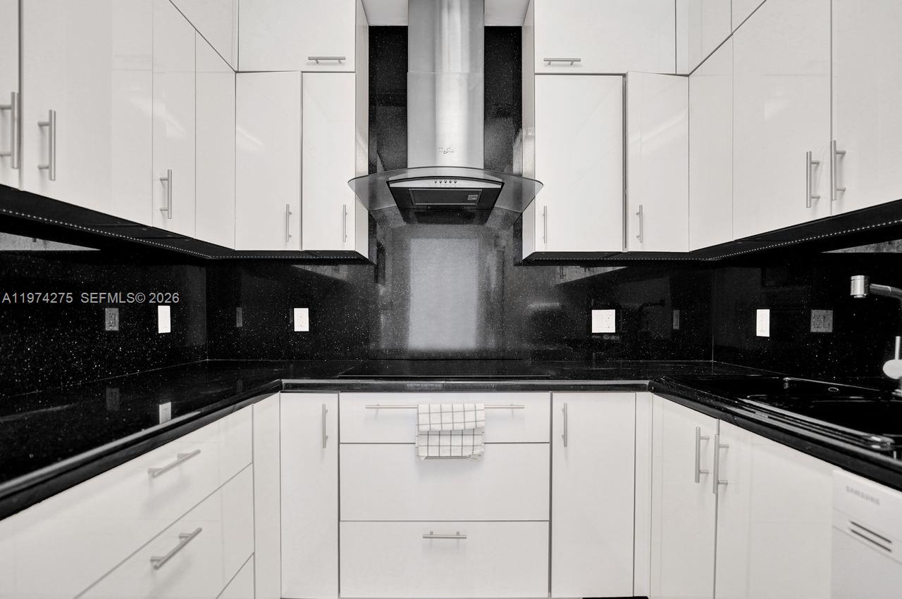 THE DECOPLAGE CONDO - Residential