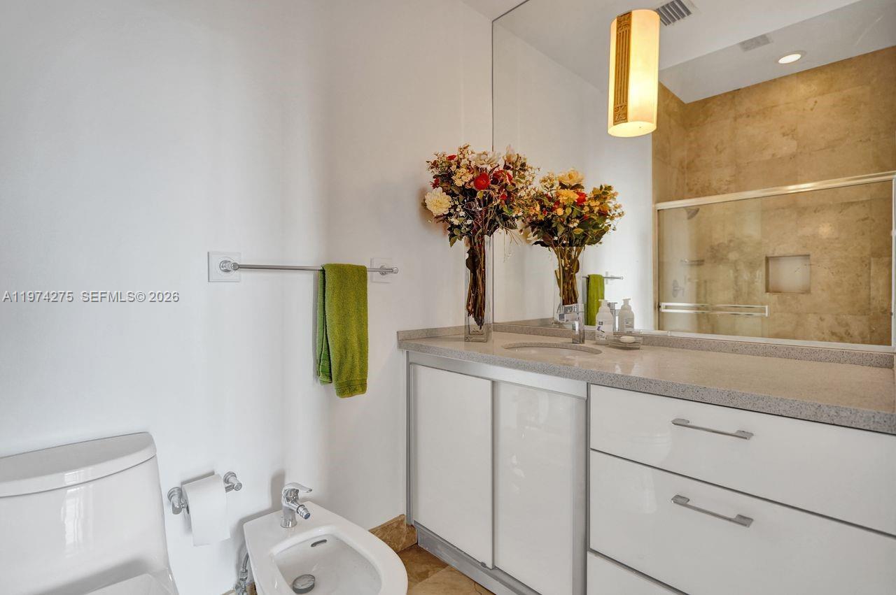 THE DECOPLAGE CONDO - Residential