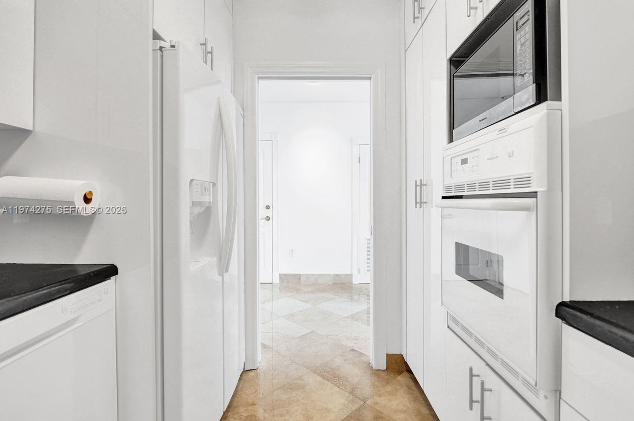 THE DECOPLAGE CONDO - Residential