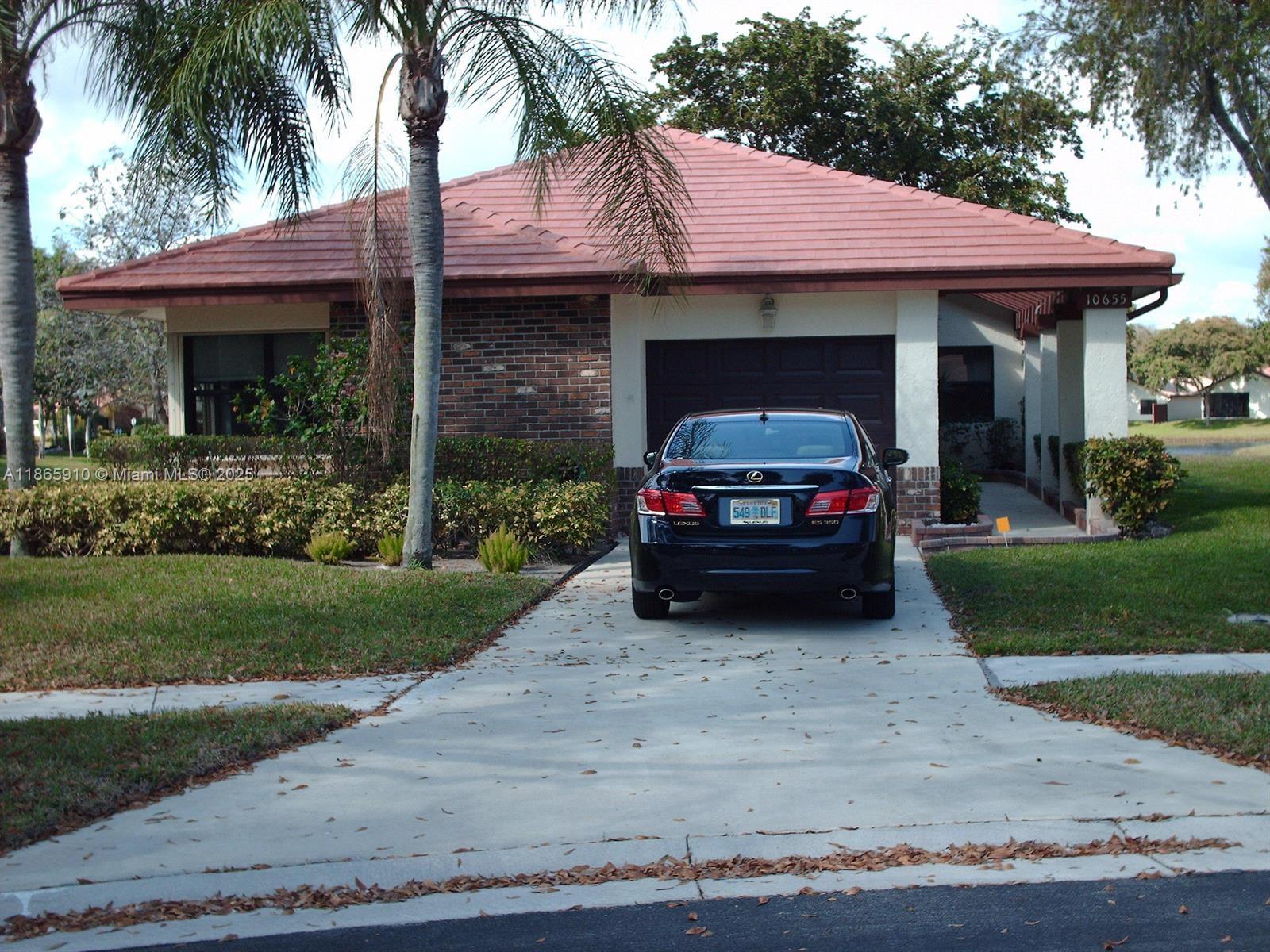 THIS HOME IS IN A PRIME AREA OF FAIRMONT PLACE AS IT IS LOCATED IN A CUL DE SAC,HAS A LONG LAKE VIEW TO THE NORTH AND ADDITIONAL LAKE VIEW TO THE SOUTH. MASTER BEDROOM HAS LARGE WALK IN CLOSET.MASTER BATH HAS STALL SHOWER. GUEST BATH HAS COMBO TUB/SHOWER.FORMAL DINING ROOM.SIT ON TILED GLASS ENCLOSED PATIO AND ENJOY WATCHING THE FISH JUMP AND THE BIRDS FEED.FAIRMONT PLACE IS A GATED, BEAUTIFUL,QUIET,WONDERFULLY LOCATED 55 PLUS COMMUNITY WITH A POOL, TENNIS,SPA,SAUNA,CLUBHOUSE,FITNESS CENTER,CARD ROOM,BILLIARDS,LIBRARY,& CLUBS.DEFINITELY A MUST SEE. NO CHILDREN UNDER 21 YEARS OF AGE.NO MOTORCYCLES,TRUCKS OR RV'S.ALL SIZES ARE APPROXIMATE.SHOPPING AND MOVIES NEARBY.15 MINUTES TO BEACHES & DOWNTOWN DELRAY BEACH WITH ITS FABULOUS BOUTIQUES,RESTAURANTS & ENTERTAINMENT.INCREDIBLE PRICE & LIFE!!