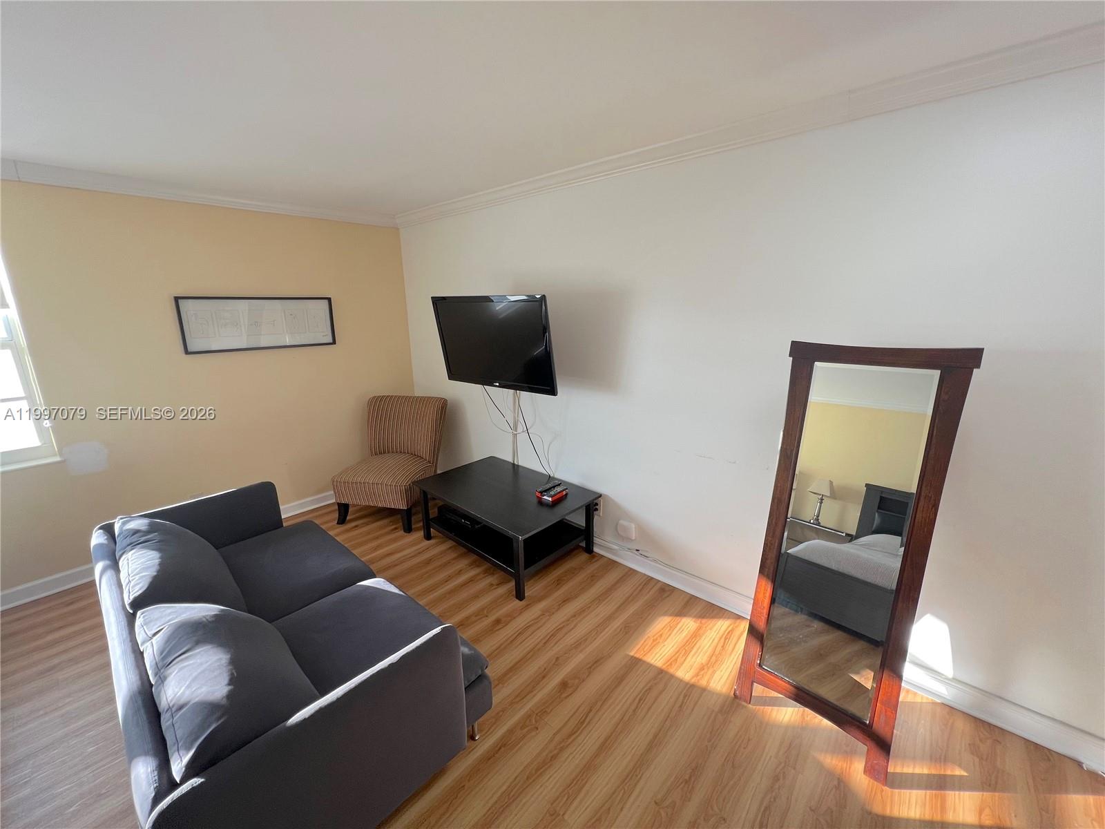 THE DECOPLAGE CONDO - Residential Lease