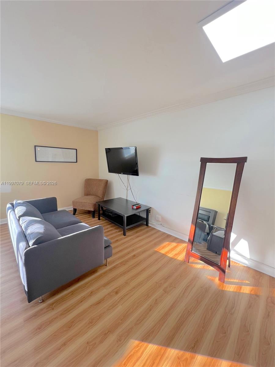 THE DECOPLAGE CONDO - Residential Lease