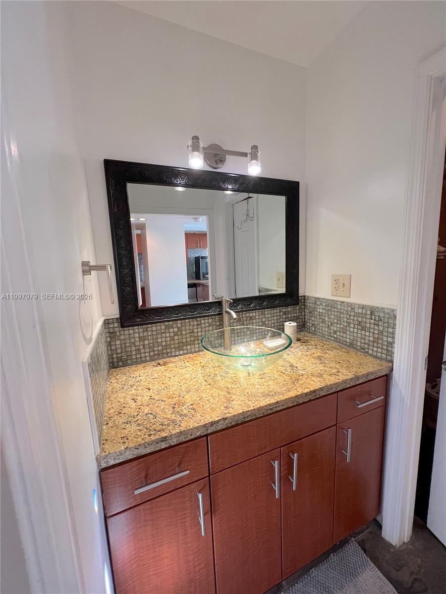 THE DECOPLAGE CONDO - Residential Lease