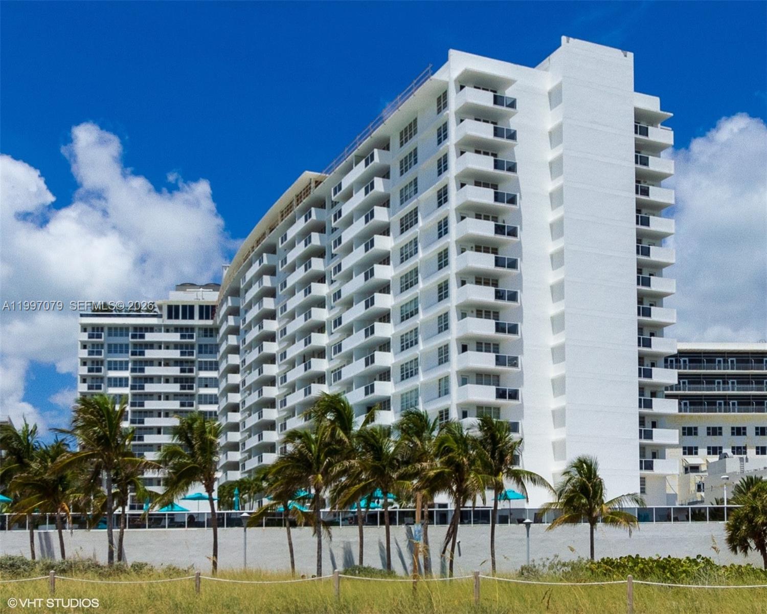 THE DECOPLAGE CONDO - Residential Lease