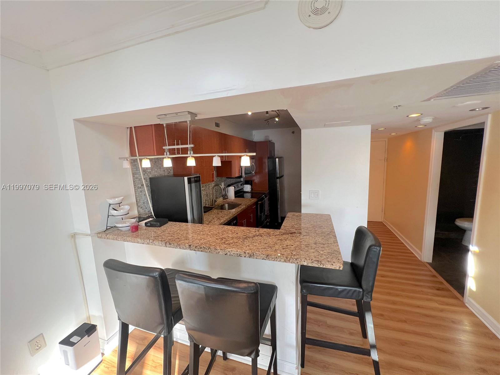 THE DECOPLAGE CONDO - Residential Lease