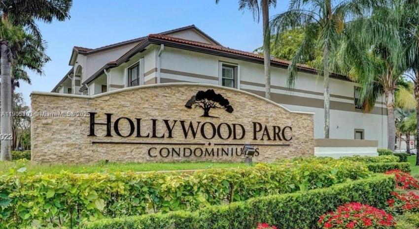 HOLLYWOOD PARC CONDOMINIU - Residential Lease