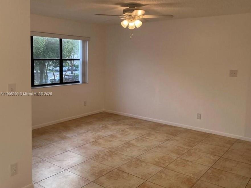 HOLLYWOOD PARC CONDOMINIU - Residential Lease