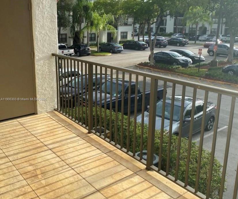 HOLLYWOOD PARC CONDOMINIU - Residential Lease