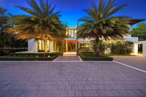 A home in Pinecrest