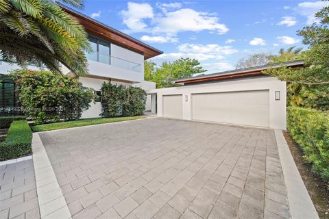 A home in Pinecrest