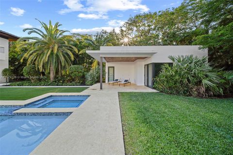 A home in Pinecrest