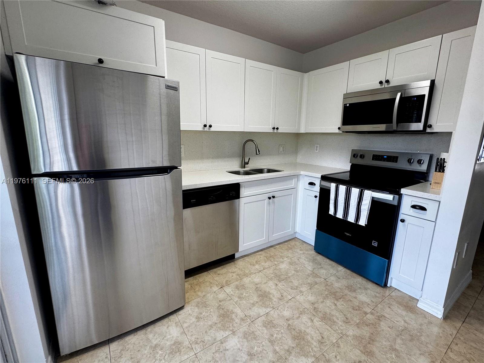 THE VILLAS AT SNAPPER VIL - Residential Lease