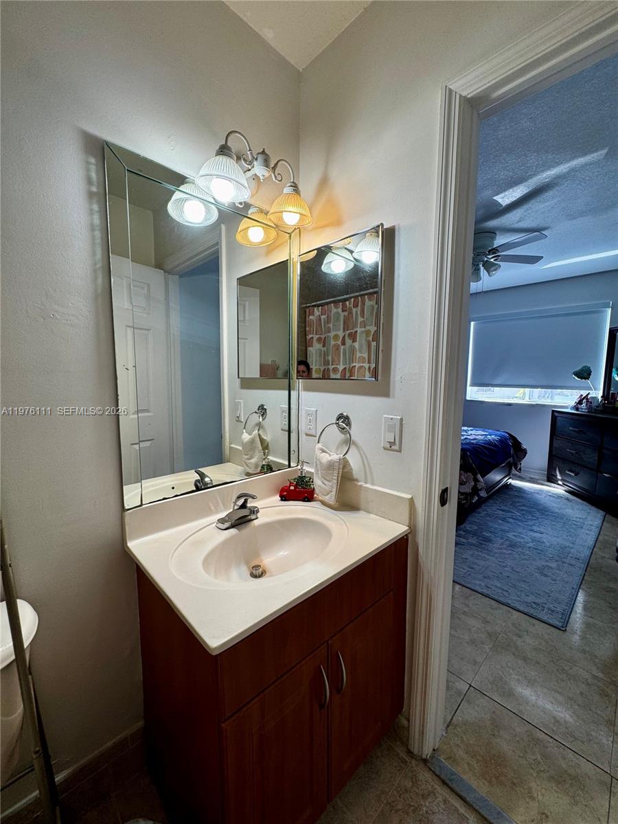 THE VILLAS AT SNAPPER VIL - Residential Lease