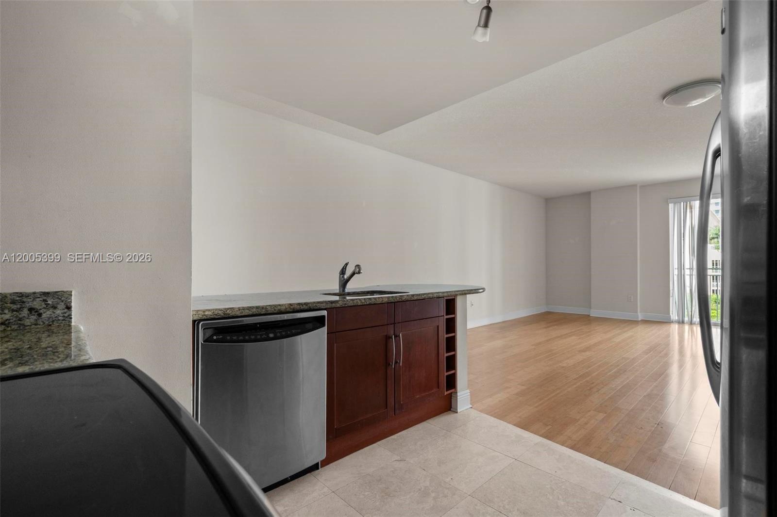 DOWNTOWN DADELAND CONDO N - Residential