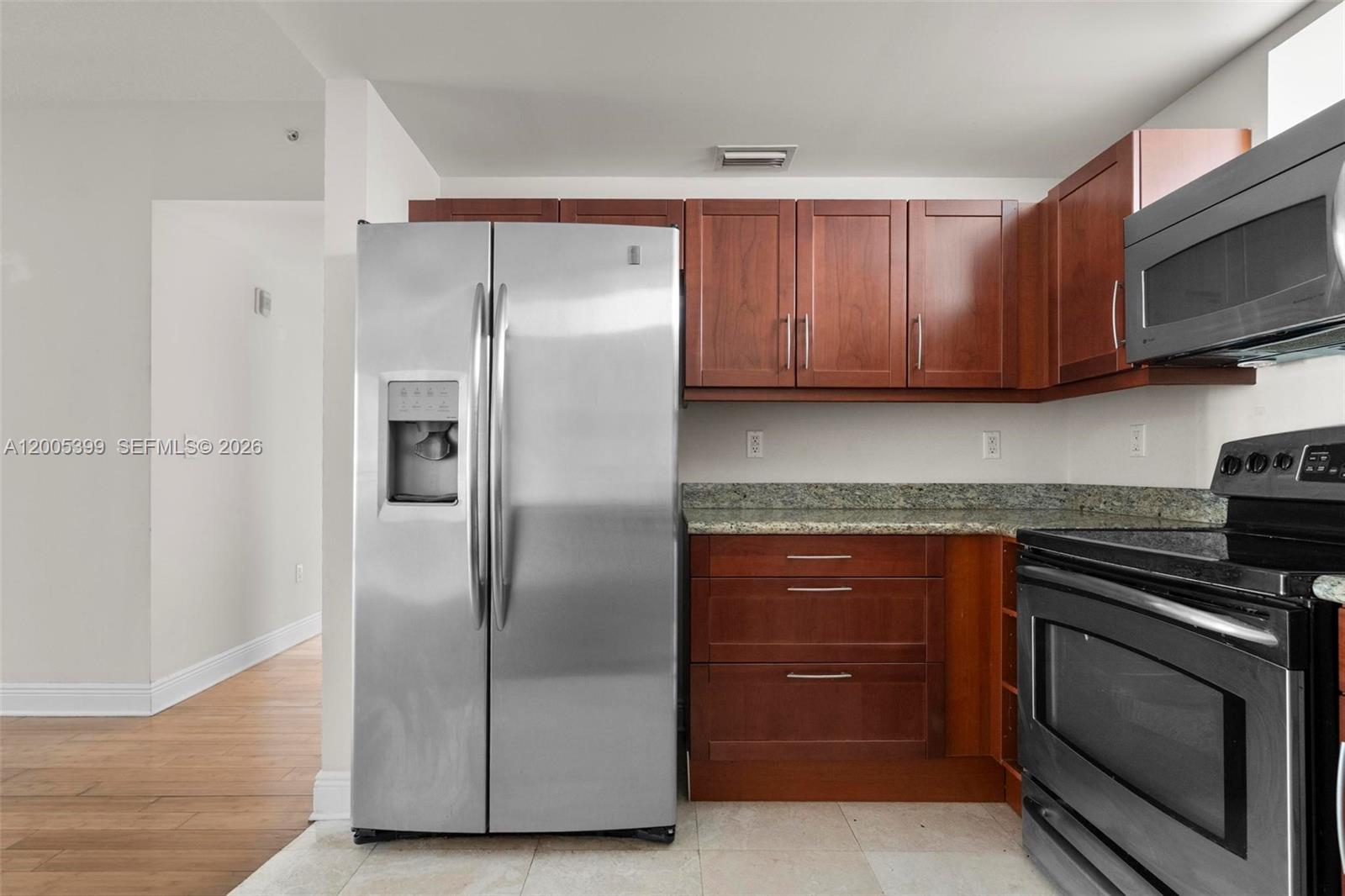 DOWNTOWN DADELAND CONDO N - Residential