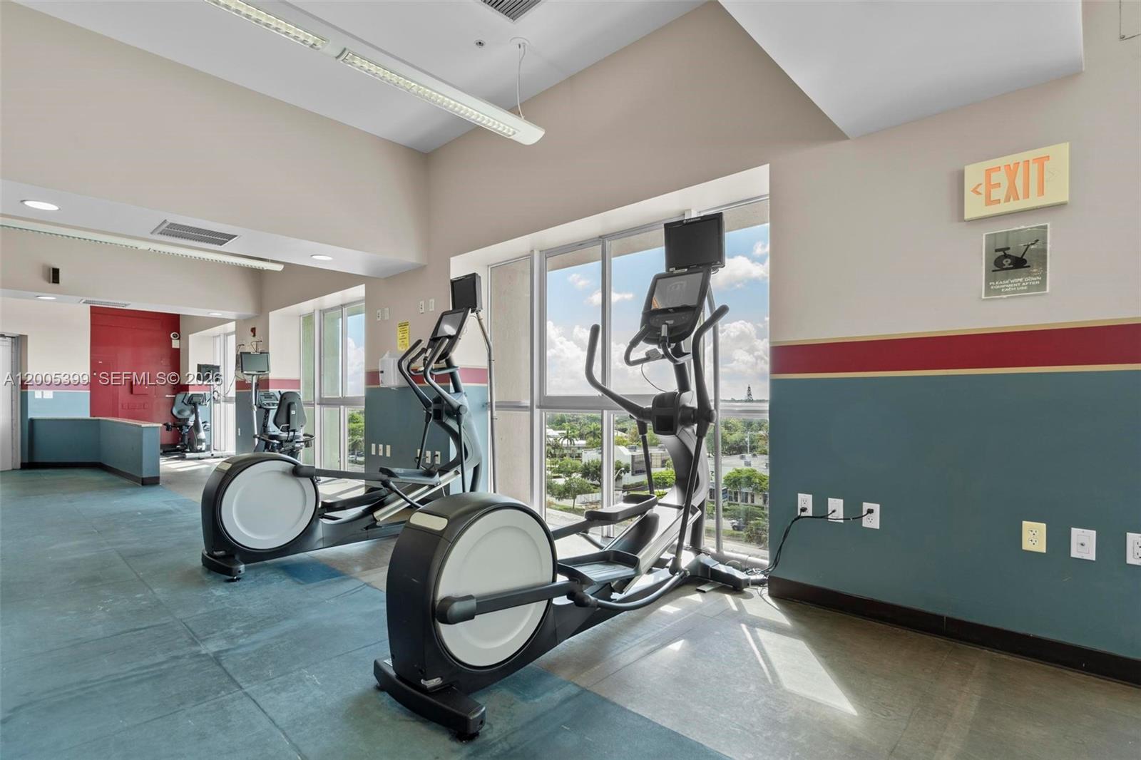 DOWNTOWN DADELAND CONDO N - Residential