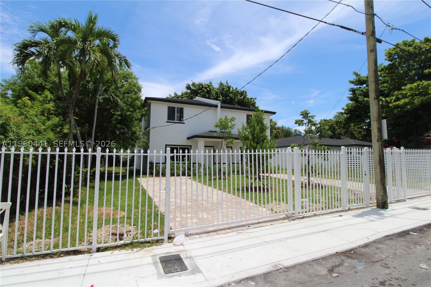 7823 NW 5th Ave