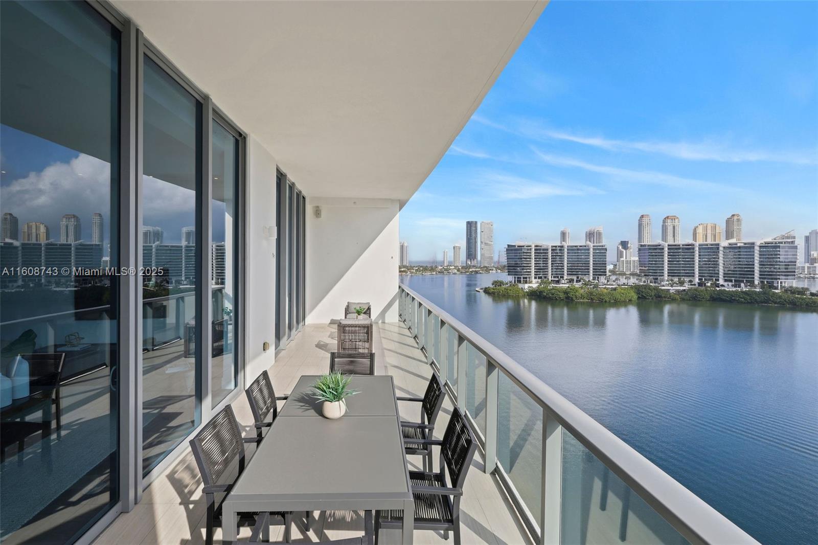 ECHO CONDO - Residential