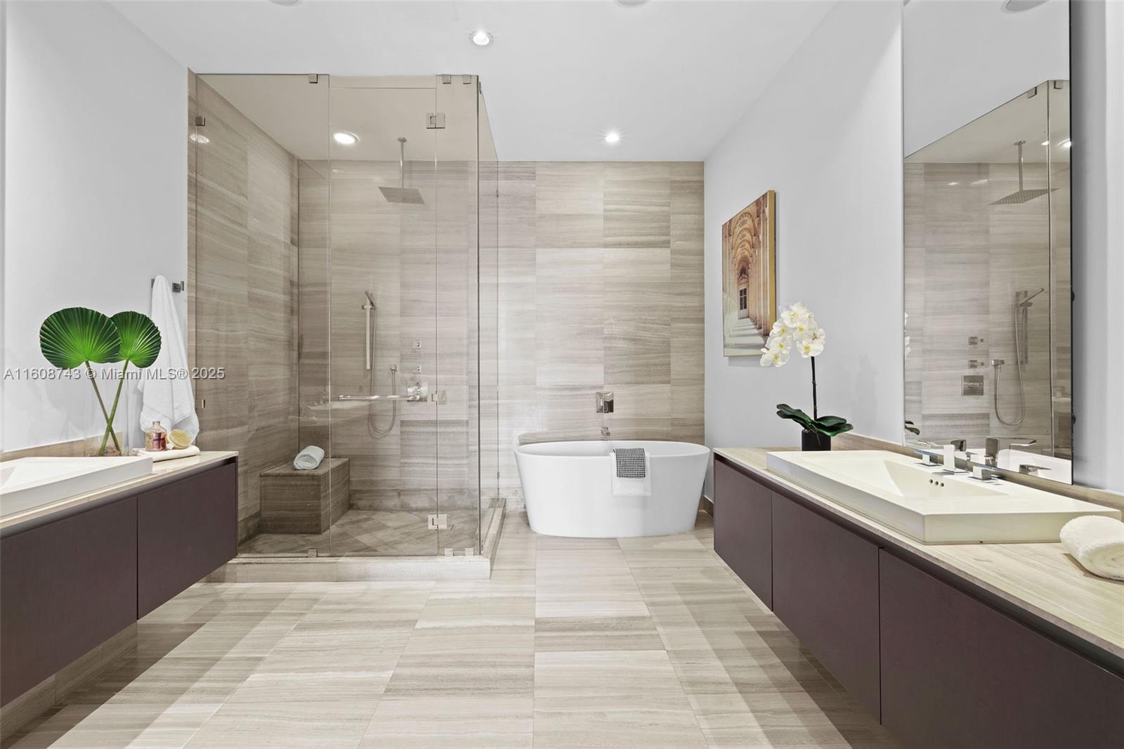 ECHO CONDO - Residential