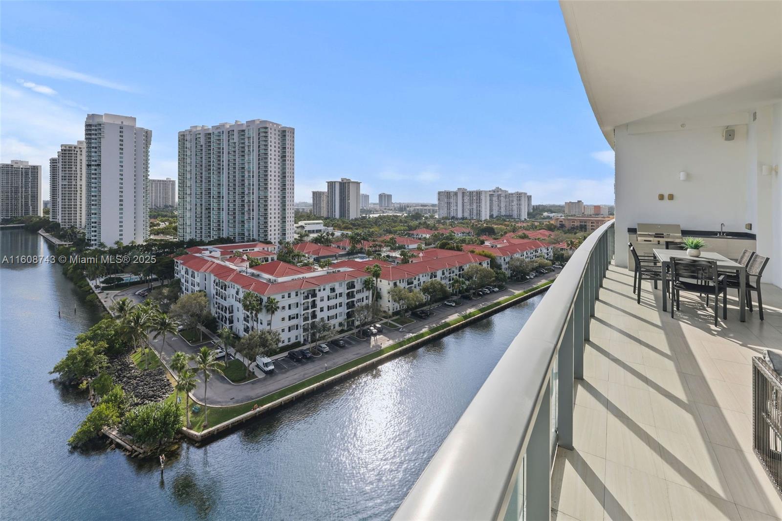 ECHO CONDO - Residential