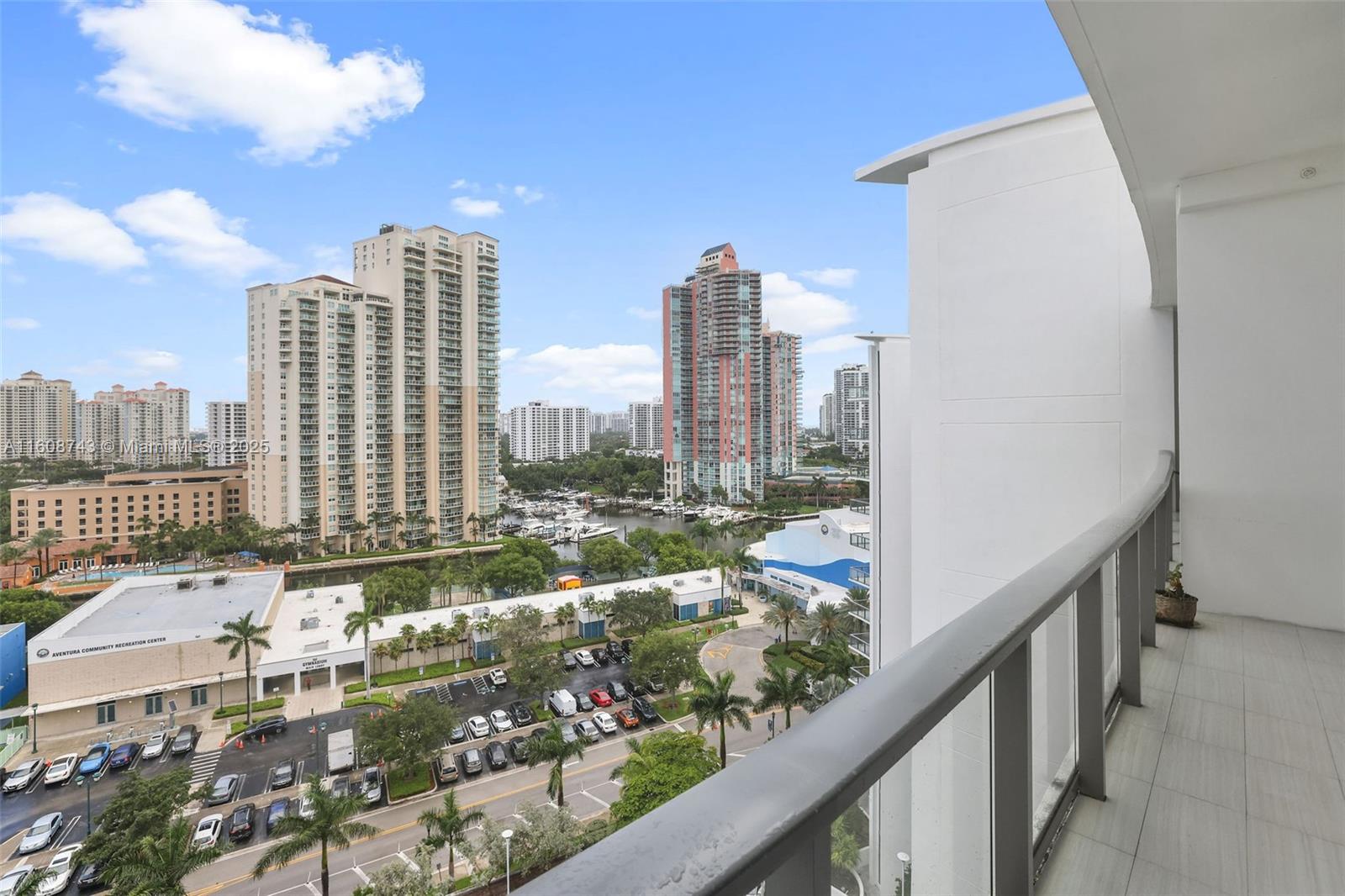 ECHO CONDO - Residential