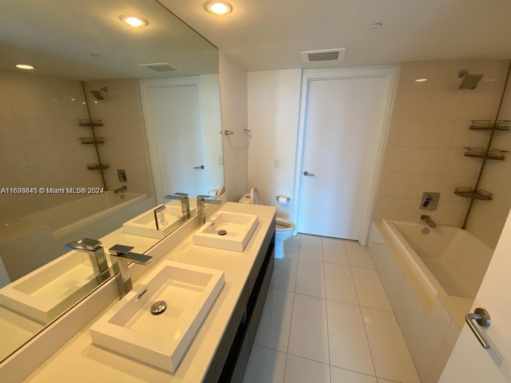 1100 MILLECENTO RESIDENCE - Residential