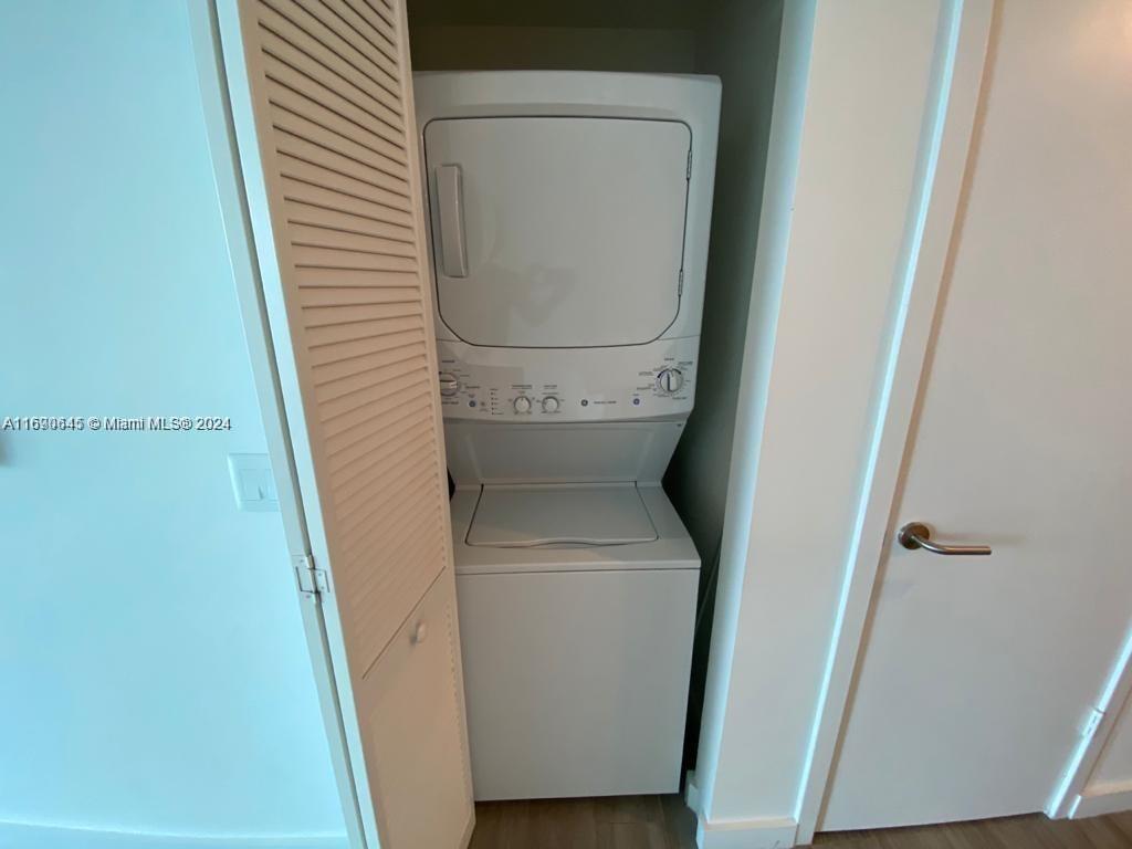 1100 MILLECENTO RESIDENCE - Residential