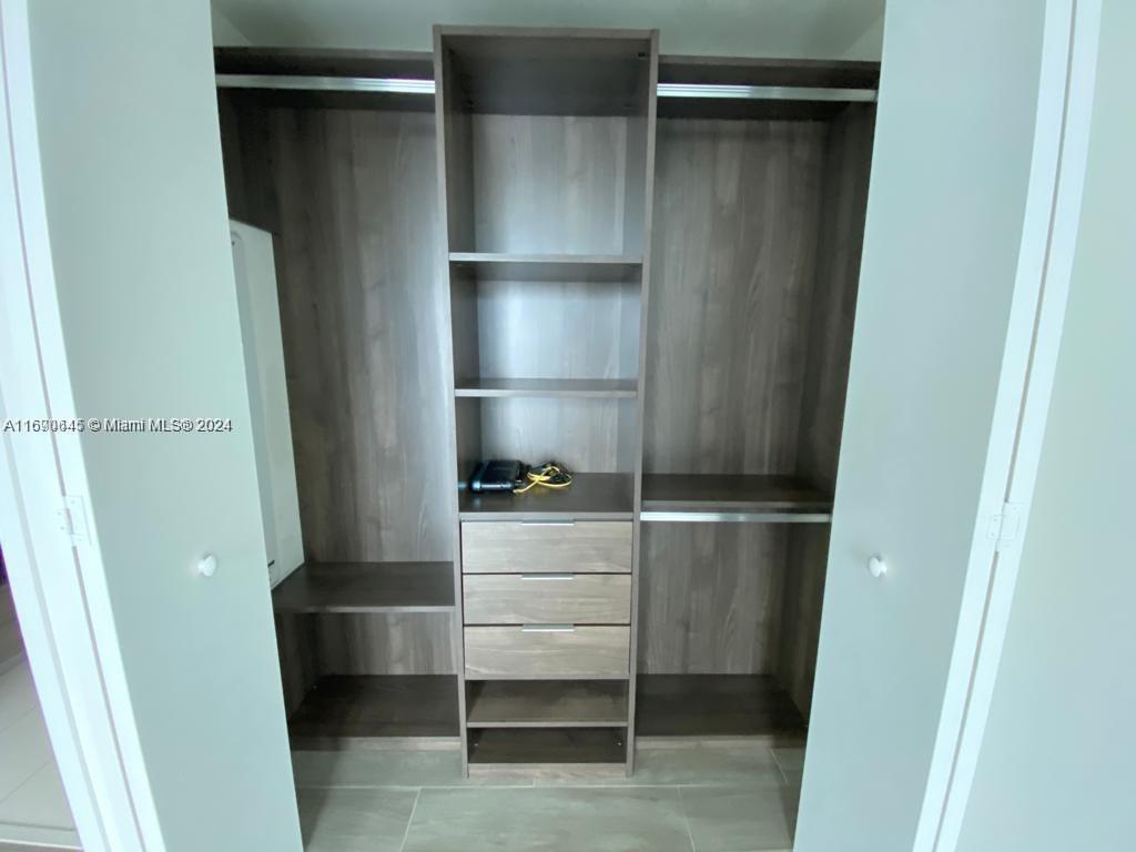 1100 MILLECENTO RESIDENCE - Residential