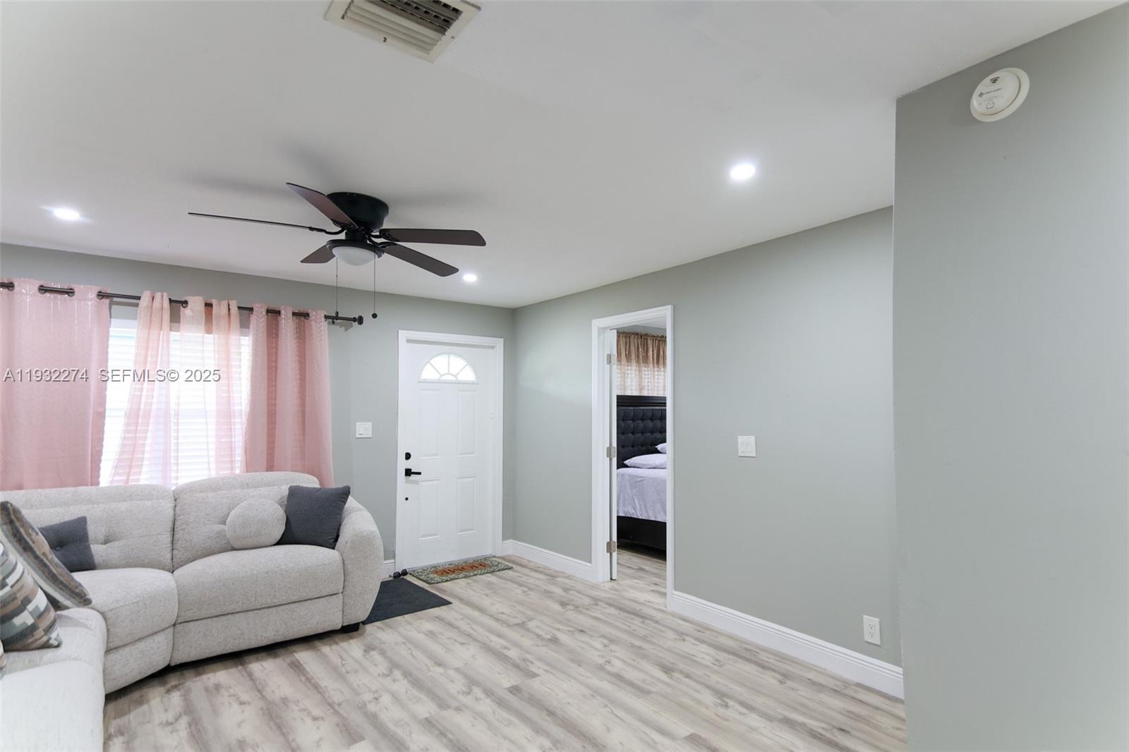 SUNSHINE VILLAS - Residential Lease