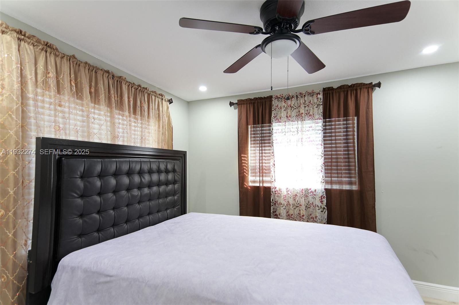 SUNSHINE VILLAS - Residential Lease