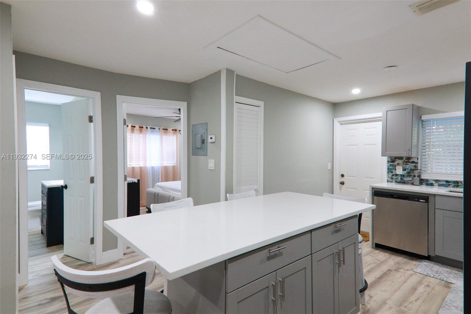 SUNSHINE VILLAS - Residential Lease