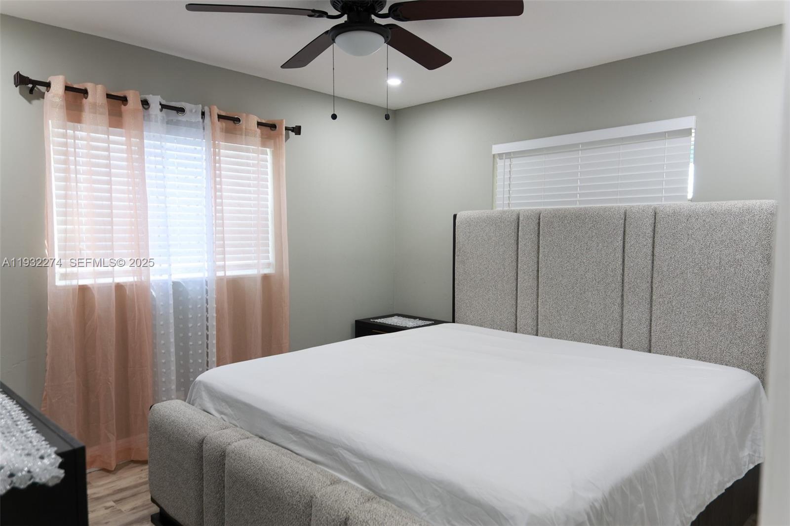 SUNSHINE VILLAS - Residential Lease