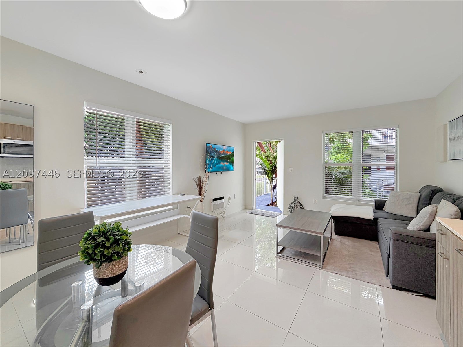 1419 West Ave 106