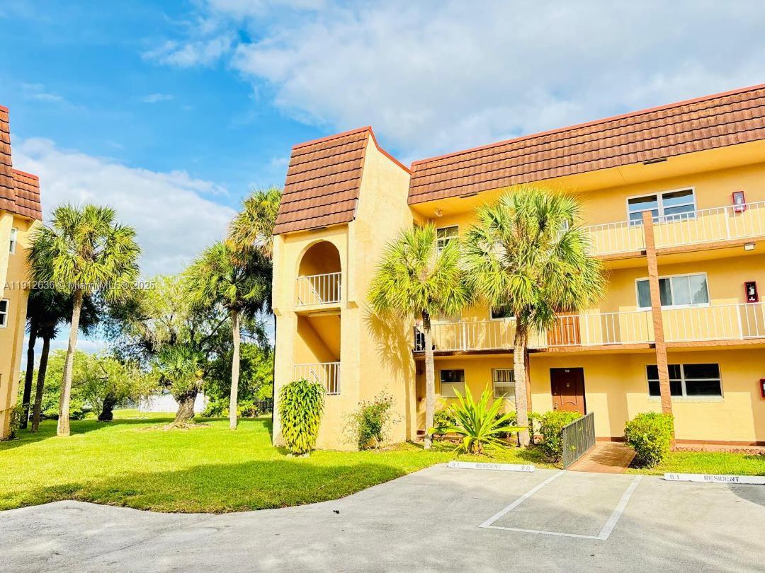 SUNRISE LAKES 61 CONDO - Residential