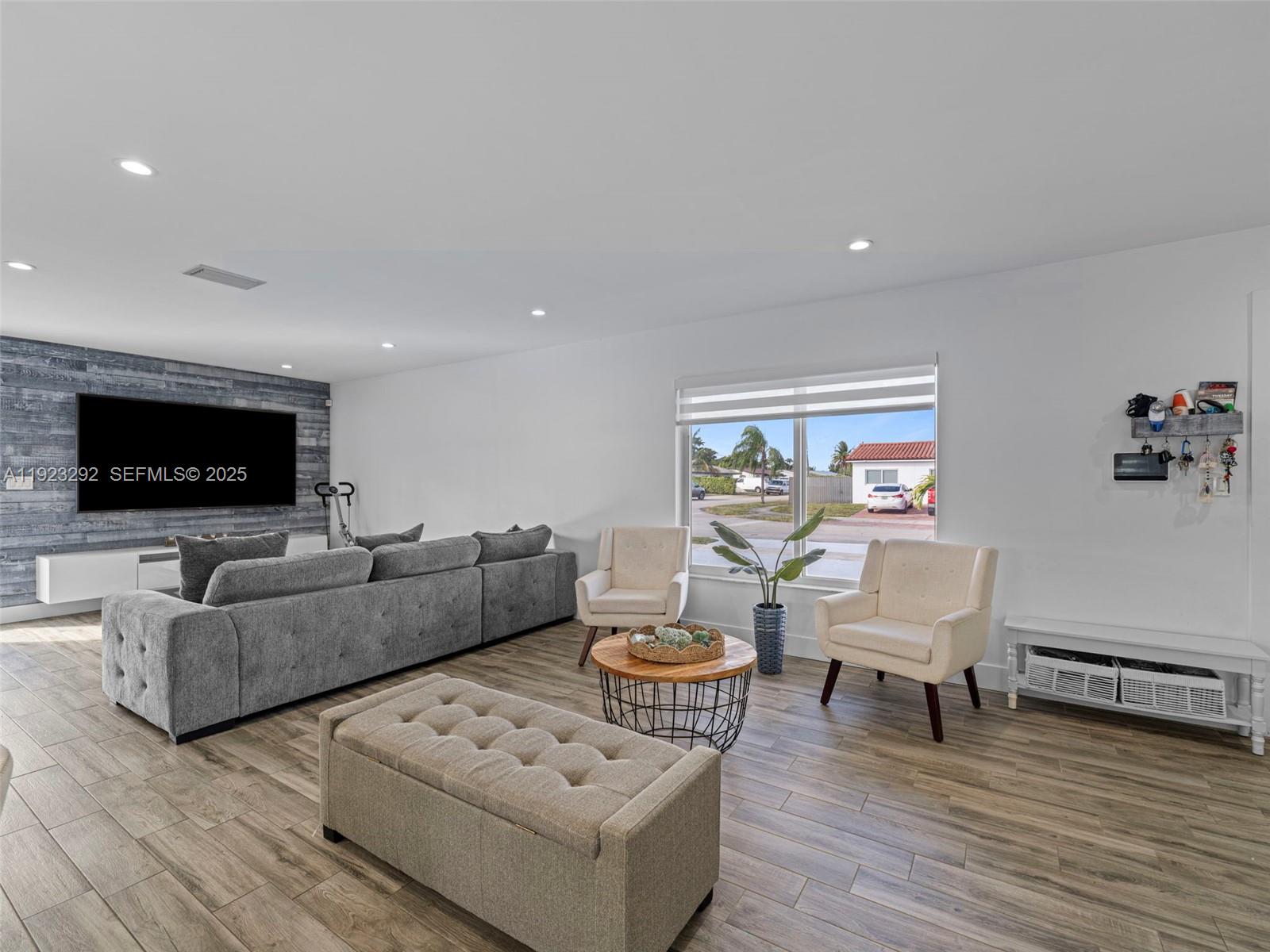 SOUTHWEST MANORS SEC 7PB - Residential