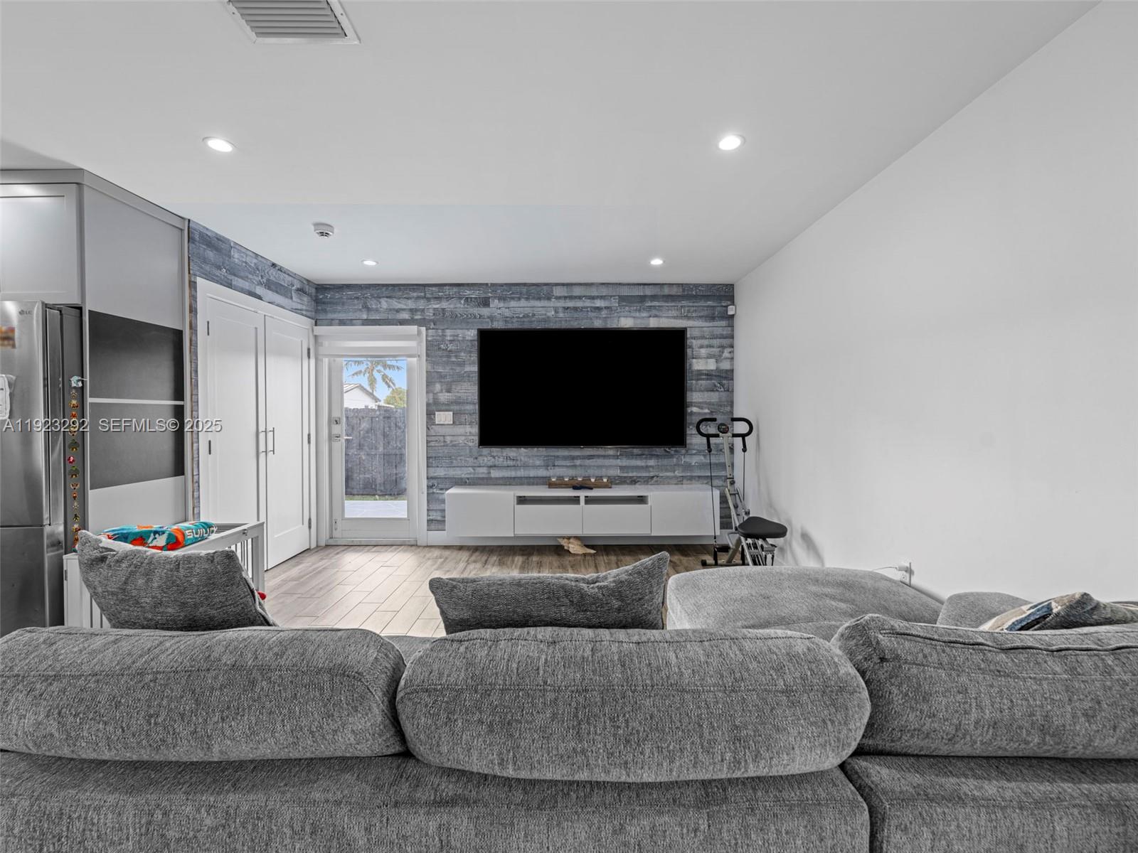 SOUTHWEST MANORS SEC 7PB - Residential