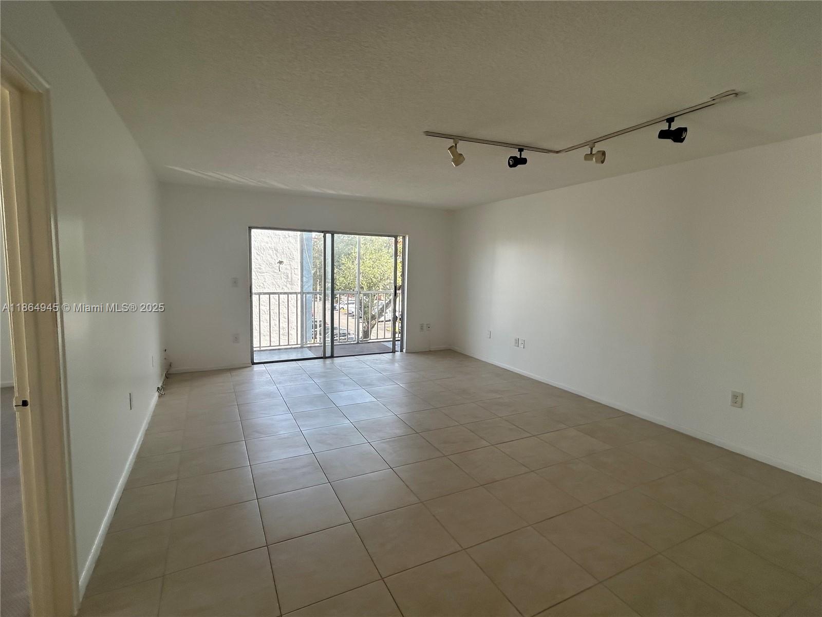NEW LAND GARDENS CONDO - Residential
