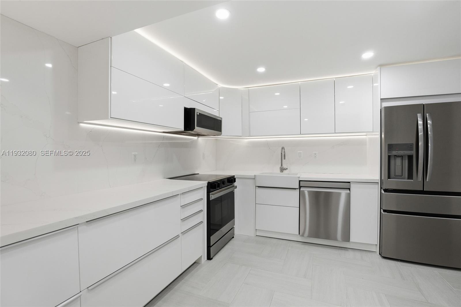 101 Ocean Lane Dr 108