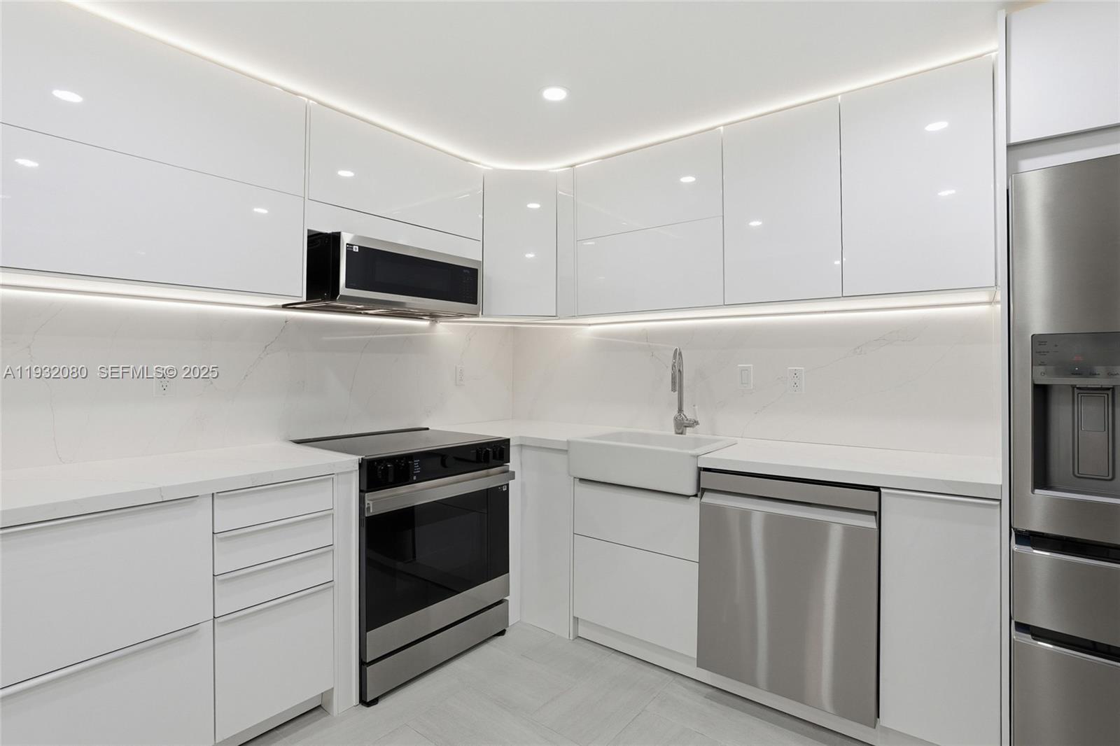 101 Ocean Lane Dr 108