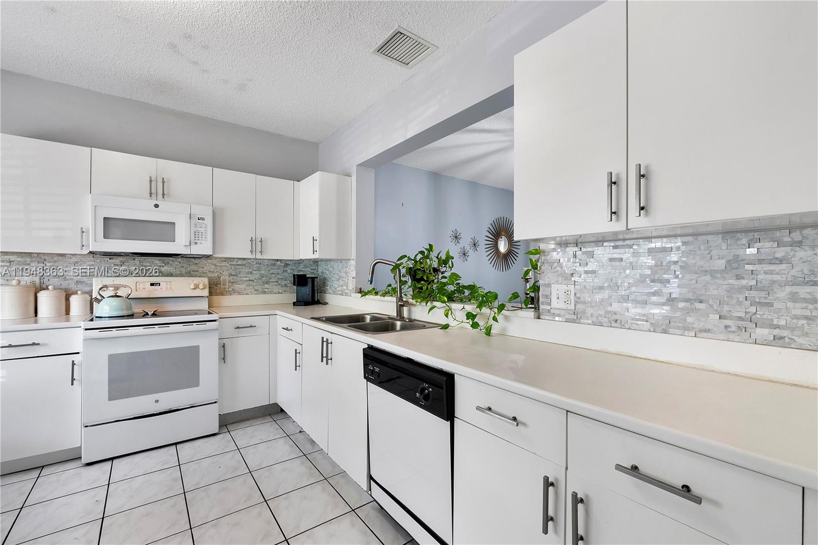 PLUM HARBOR - Residential