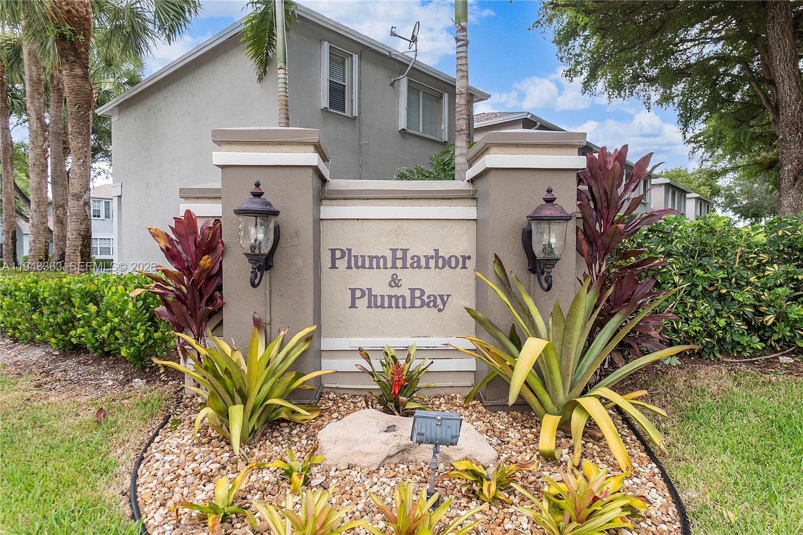 PLUM HARBOR - Residential