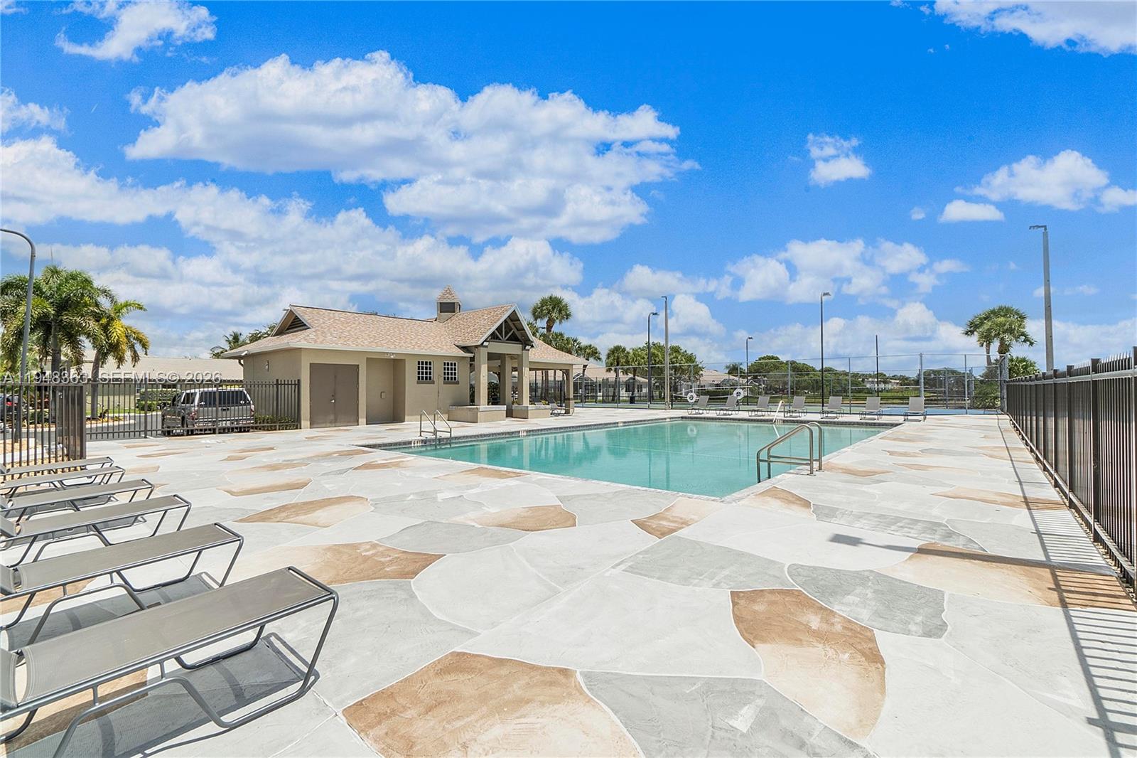 PLUM HARBOR - Residential