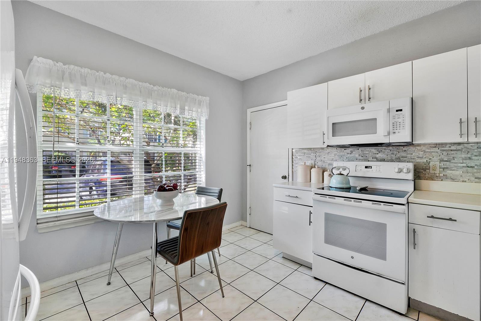 PLUM HARBOR - Residential