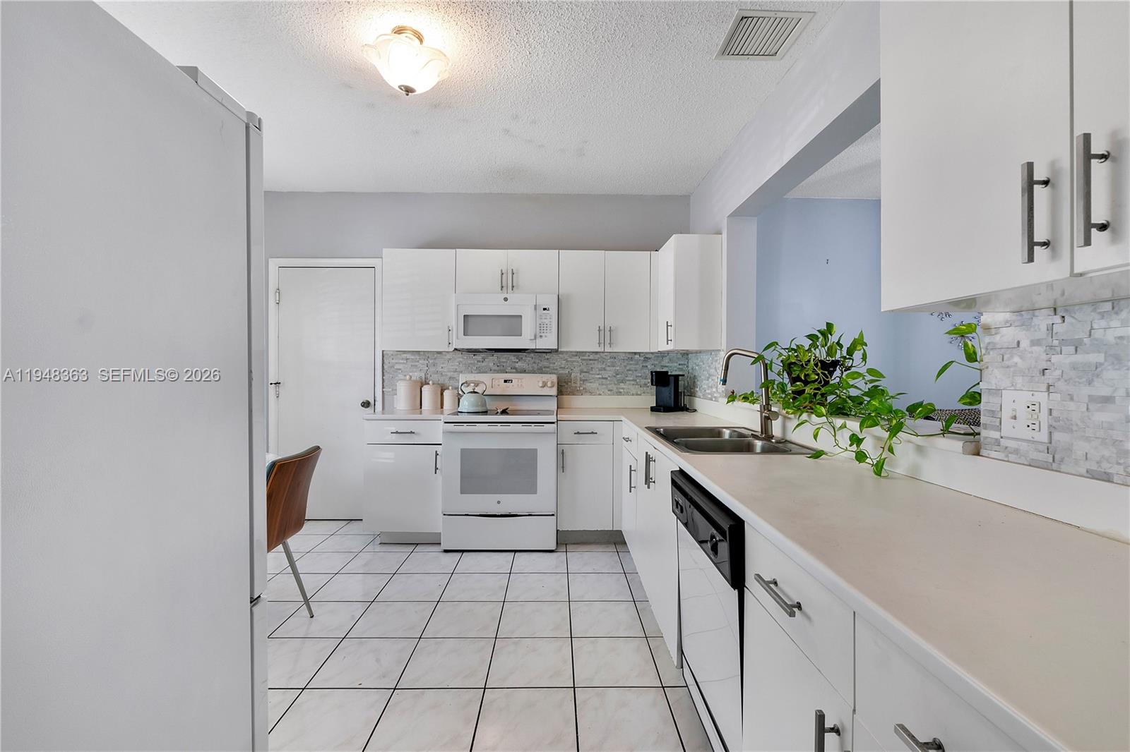 PLUM HARBOR - Residential