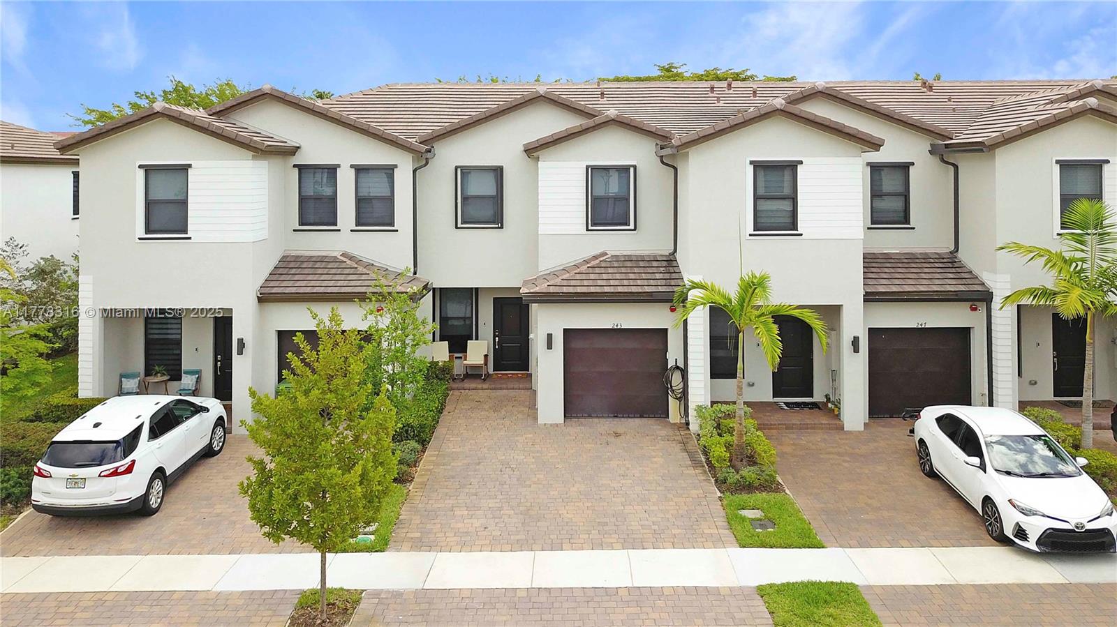 Rental Property at 243 Sw 159th Ter, Pembroke Pines, Miami-Dade County, Florida - Bedrooms: 3 
Bathrooms: 3  - $3,600 MO.