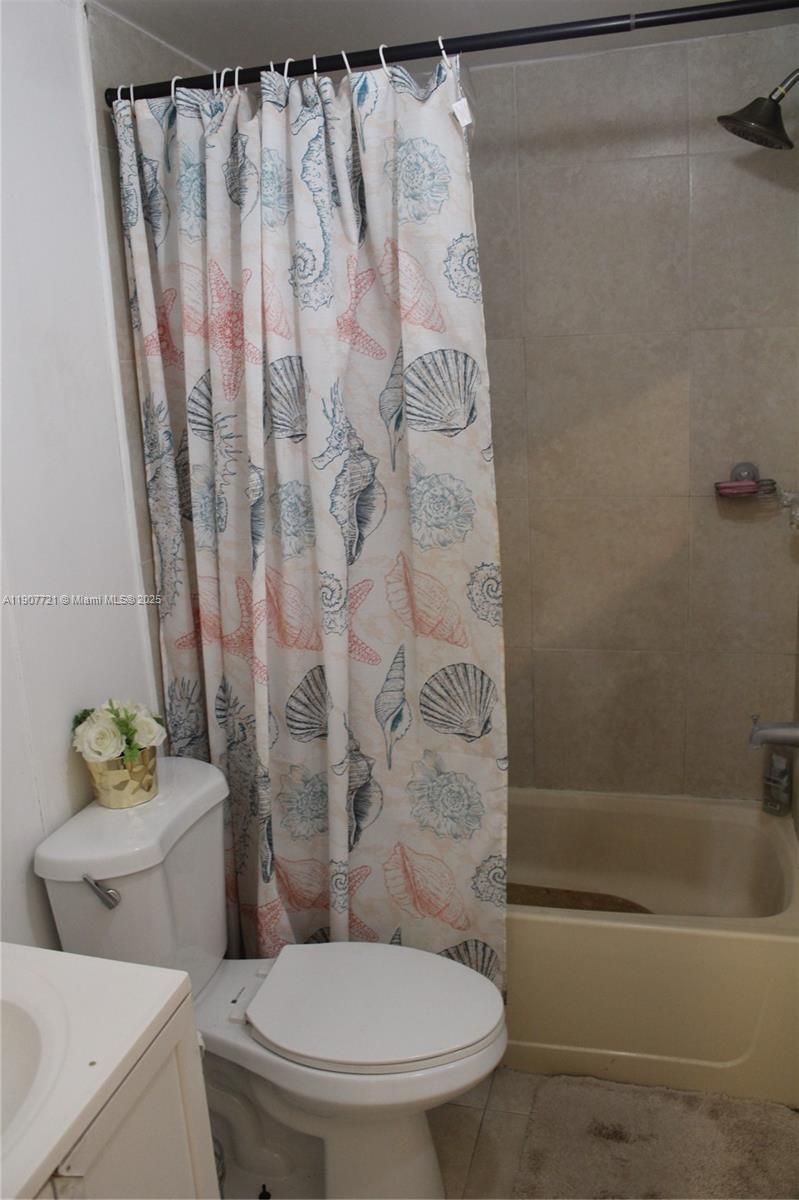 University Lakes - Residential