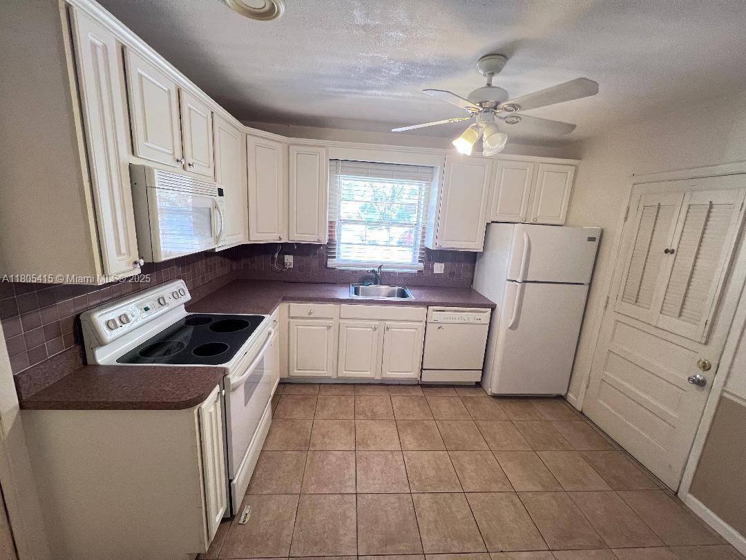 TRAILS END VILLAS INC CON - Residential